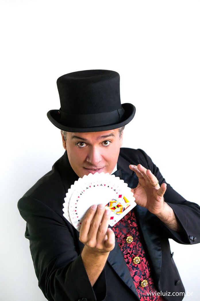 Show de mágica com o Tio André Show de mágica com o Tio André