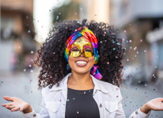 Carnaval está de volta e promete levar 1,5 milhão de pessoas às ruas do DF Carnaval DF