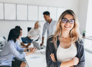 Lula anuncia projeto de lei para igualar salários de homens e mulheres Dia Internacional da Mulher - equiparação salarial