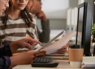 Caesb abre novo processo seletivo para estágio remunerado Estágio Caesb CIEE