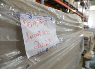 Receita doa mercadorias apreendidas para cinco escolas públicas Receita do DF doa mercadorias apreendidas para escolas públicas