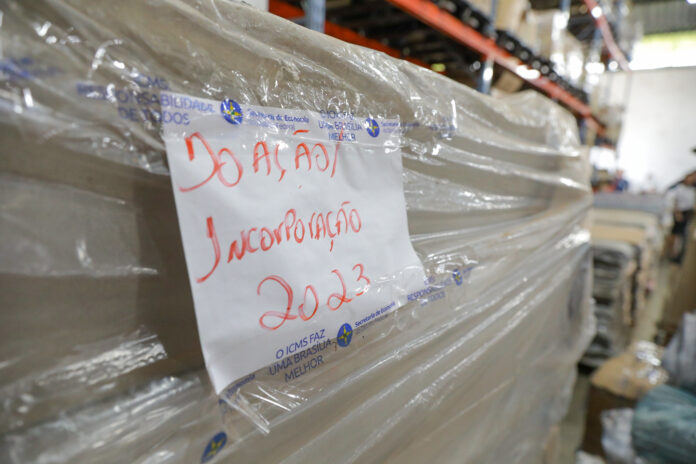 Receita do DF doa mercadorias apreendidas para escolas públicas Receita do DF doa mercadorias apreendidas para escolas públicas