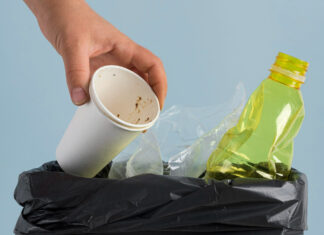 Lugar de lixo é na lixeira. Veja pontos de descartar resíduos em sua região Lugar de lixo é na lixeira