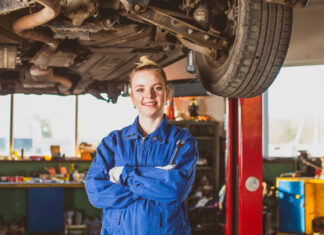 Detran-DF abre inscrições para curso de mecânica para mulheres Mecânica para Mulheres Detran-DF