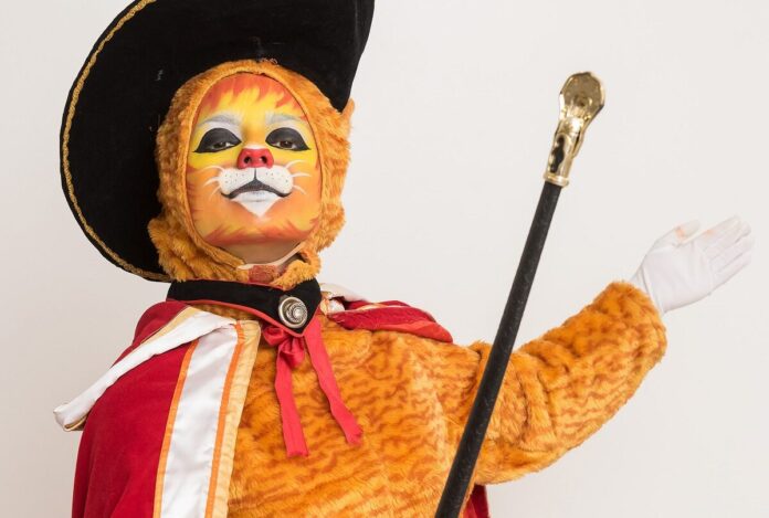 O Gato de Botas Néia e Nando O Gato de Botas Néia e Nando