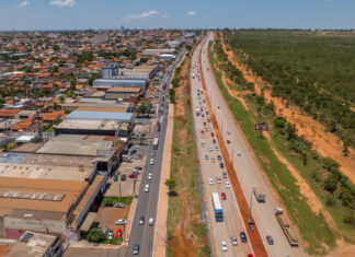 GDF inicia instalação de defensas metálicas na Via Estrutural Via Estrutural