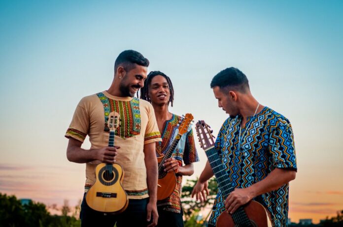 Música nas Feiras 2024 - Chorando Baixinho Música nas Feiras 2024 - Chorando Baixinho