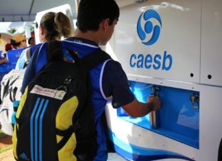 Caesb distribuirá 32 mil litros de água no Desfile de 7 de Setembro Unidade móvel para hidratação Caesb