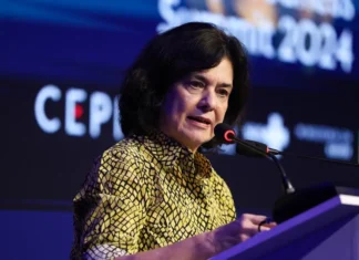 Ministra reforça pedido para vacinação após morte de bebê por coqueluche Nísia Trindade