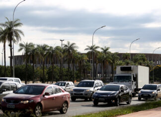 Boletos do IPVA 2025 começam a chegar para contribuintes do DF IPVA 2025 DF