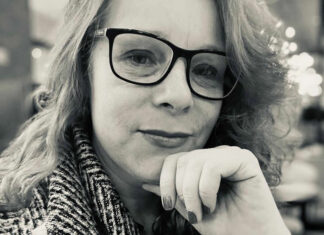 O que está por trás da proibição dos “chips da beleza” Claudia de Lucca Mano