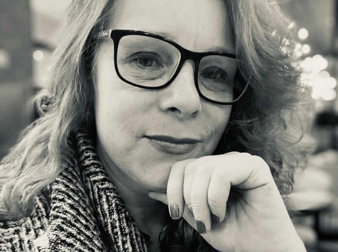 Claudia de Lucca Mano Claudia de Lucca Mano