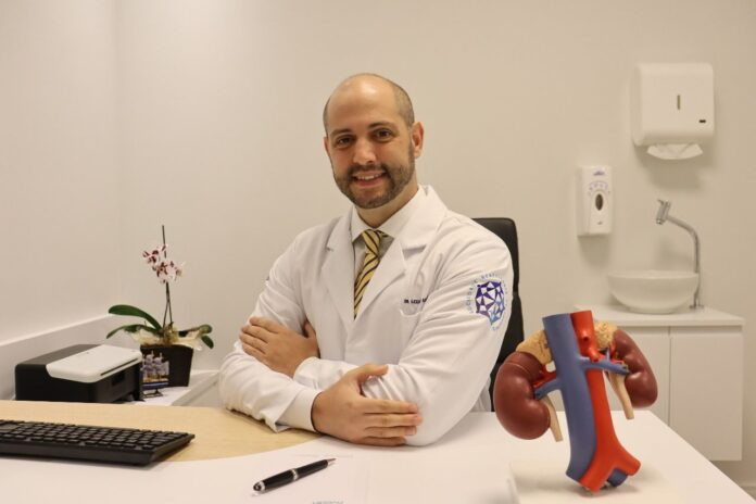 Dr. Alexandre Sallum