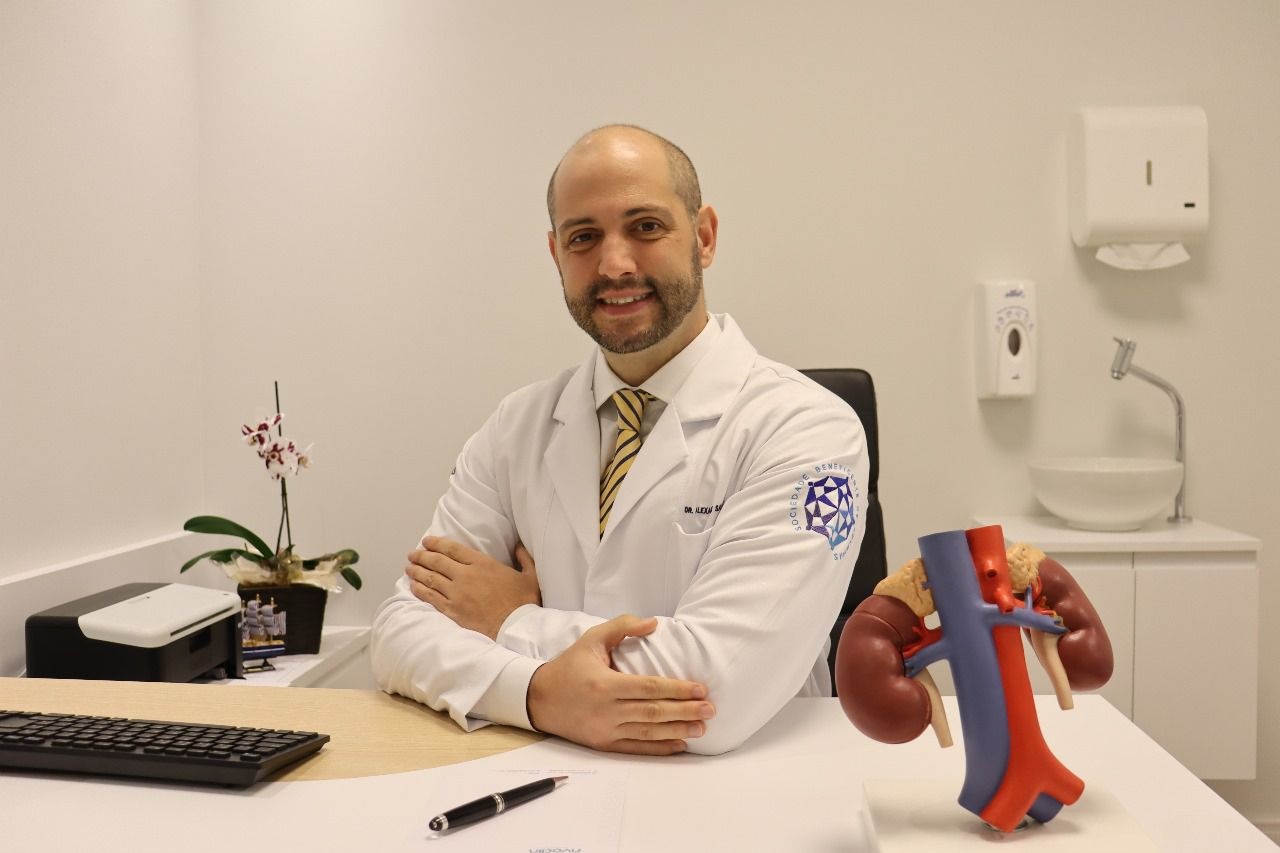 Dr. Alexandre Sallum