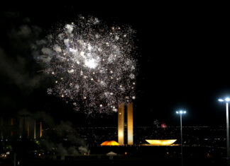 Réveillon 2025 em Brasília terá shows, segurança e transporte reforçados Réveillon 2025 em Brasília