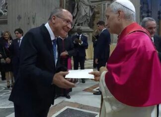 Leão XIV recebe convite de Geraldo Alckmin para visitar o Brasil durante a COP30