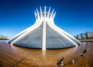 Catedral de Brasília celebra 55 anos