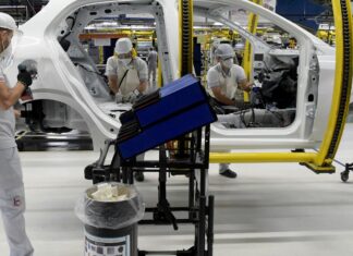 Confiança da indústria sobe em maio após dois meses de queda Confiança