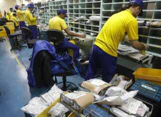 Correios: empregados pedem diálogo sobre medidas para reduzir despesas Crise nos correios