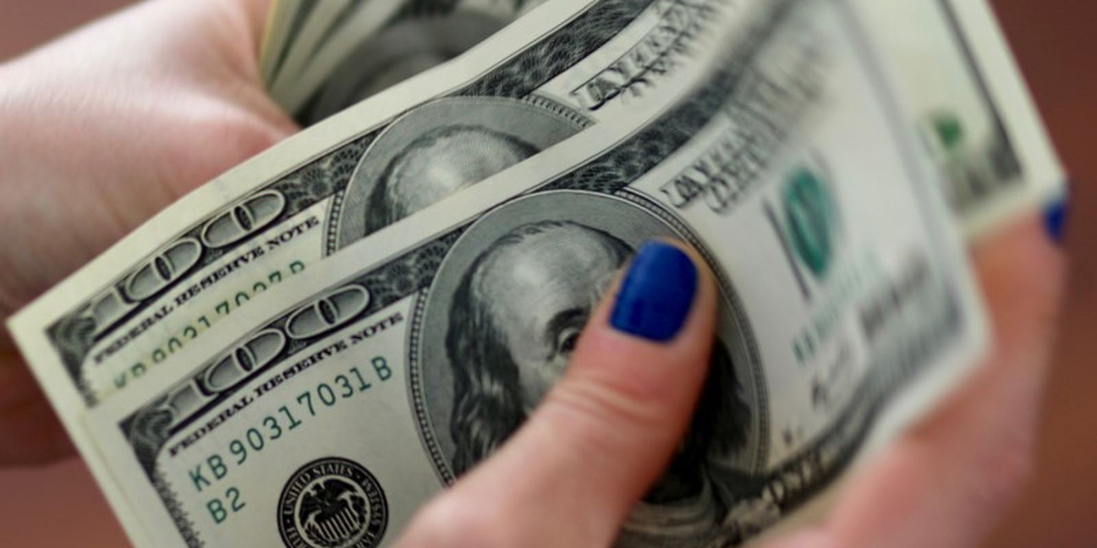 Dolar cai