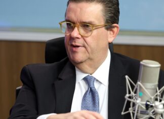 O novo ministro da Previdência Social, afirma que os desvios na previdência iniciaram no governo anterior Ladrão entrou no INSS no governo Bolsonaro