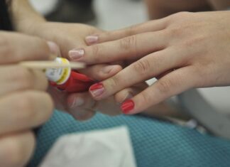 Serviços crescem 0,3% em março, na segunda alta seguida Serviços