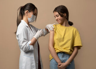 Secretaria de Saúde envia mensagens para incentivar vacinação contra HPV Vacina HPV