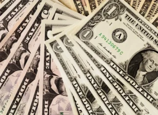 Dólar fecha em alta a R$ 5,66 após anúncio de mudanças no IOF