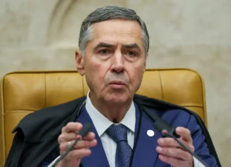 Barroso analisa ações sobre aborto dias antes de deixar o STF
