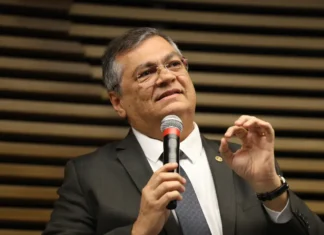 Dino manda PF investigar R$ 694 milhões em “emendas Pix”