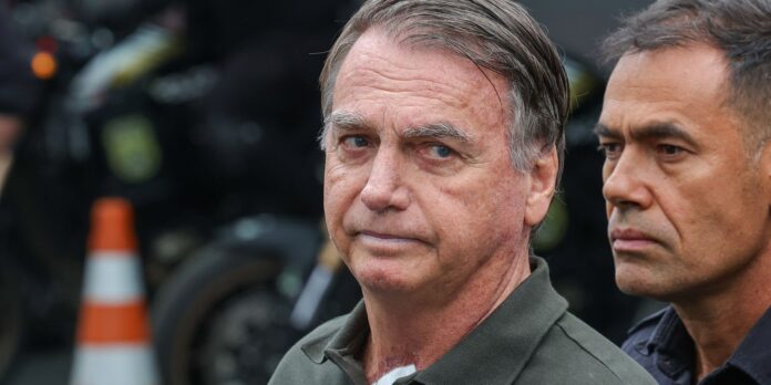 Apos-retirada-de-lesoes-da-pele-Bolsonaro-volta-a-prisao.jpg Jair Bolsonaro