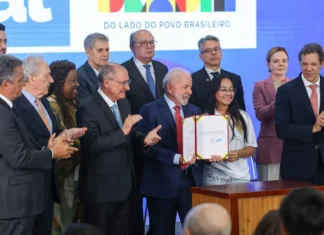 Lula sanciona ECA Digital para proteger crianças e adolescentes na internet