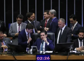 Câmara dos Deputados aprova PEC da blindagem