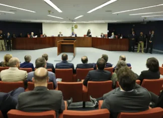 Adicionada sessão extra para julgamento de Bolsonaro