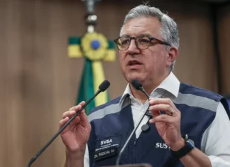 Padilha determina notificação imediata de intoxicações por metanol