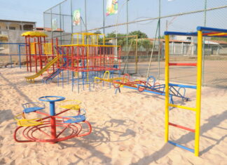 Espaços de lazer ganham brinquedos acessíveis
