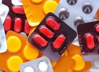 Anvisa descarta relação entre paracetamol na gravidez e autismo após fala de Trump