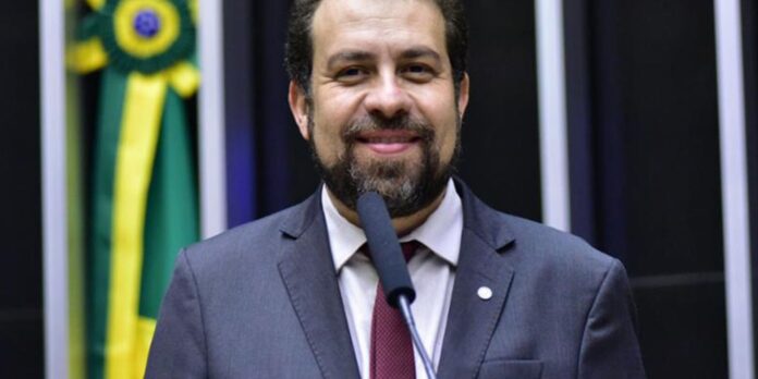 fim da 6x1 citado por Boulos em entrevista
