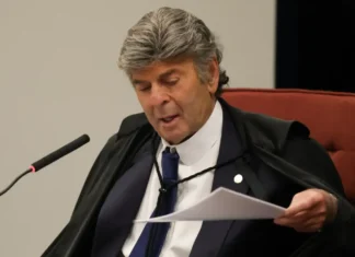 Fux suspende julgamento e Moro segue réu por calúnia