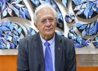 Ibaneis reconduz Raimundo Ribeiro à presidência da Adasa