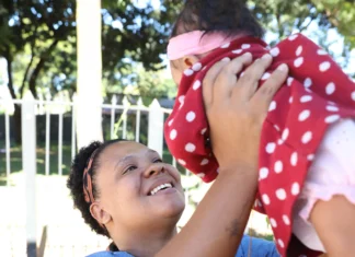 Programa Família Acolhedora busca lares para crianças no DF