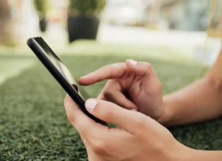 Uso de Internet por adolescentes nas escolas cai no Brasil