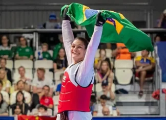 Maria Clara Pacheco conquista ouro no taekwondo