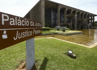 Justiça aciona EUA para notificar Paulo Figueiredo