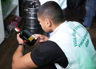 Laboratório clandestino de bebidas é descoberto no DF após fiscalização em bares