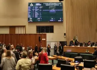 CLDF aprova Pdot: 20 mil famílias podem ter moradia legalizada