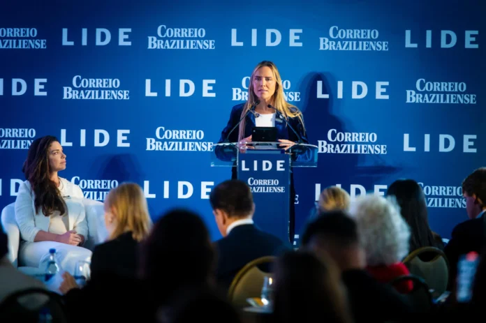 Celina Discursa-George Gianni