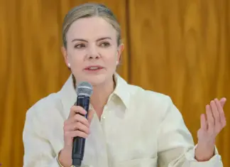 Gleisi diz que derrubada de vetos ambientais é “perda para o Brasil”