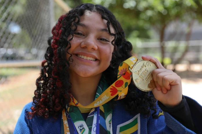 Laura mayumi-Matheus H. Souza