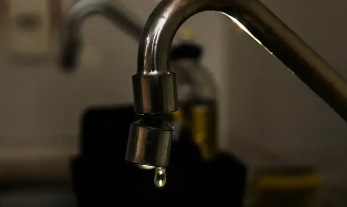 Torneira pingando-© Marcello Casal jr:Agência Brasil